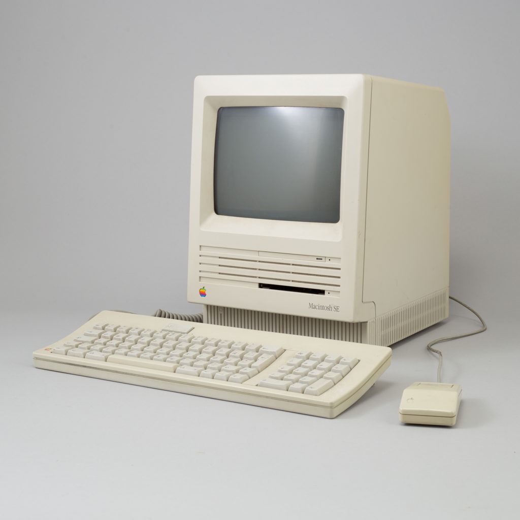 Macintosh SE & II (1987) : modularité et cohérence Snow White.